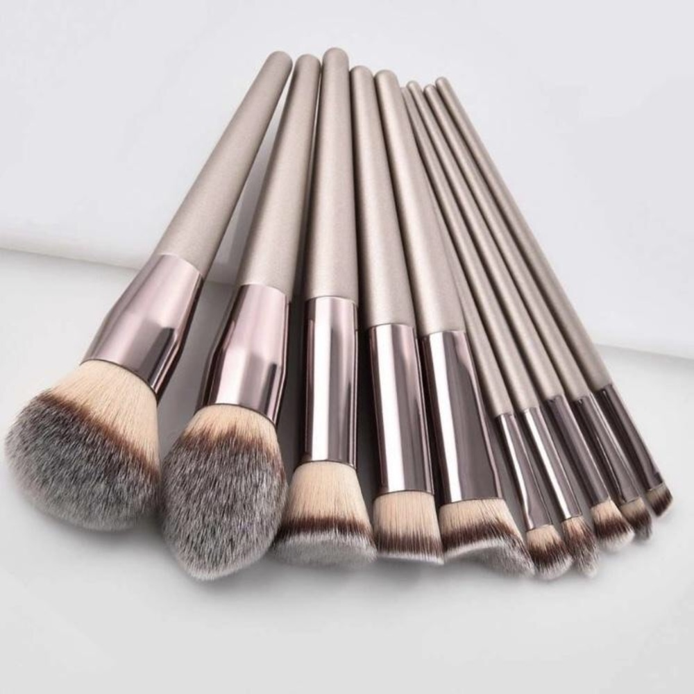 Luxurious Makeup Brushes 10 Piece Set.